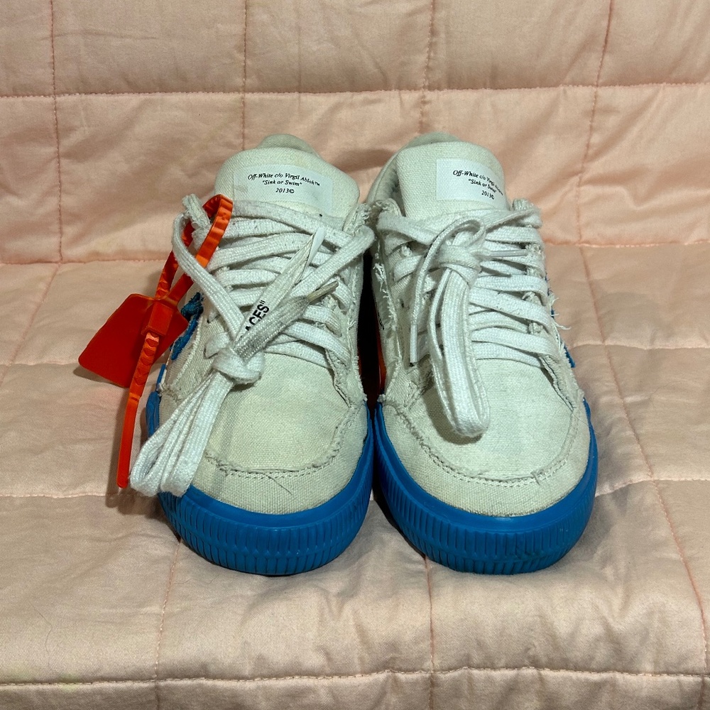 Off-White low vulcanized sink or swim
